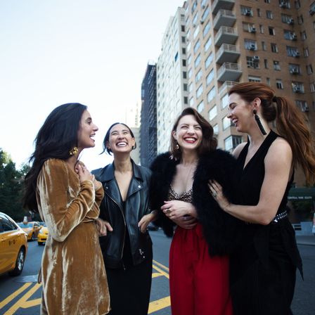 Free New York Group Photoshoot - Perfect for Bachelorette, Birthday, Reunions & more! image 24