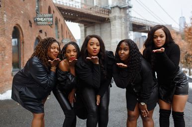 Free New York Group Photoshoot - Perfect for Bachelorette, Birthday, Reunions & more! image 5