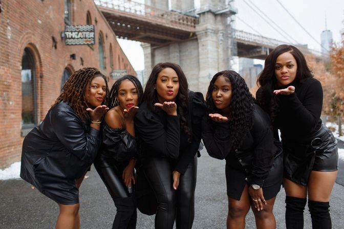 Free New York Group Photoshoot - Perfect for Bachelorette, Birthday, Reunions & more! image 5