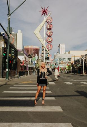 Free Las Vegas Group Photoshoot - Perfect for Bachelorette, Birthday, Reunions & more! image 15