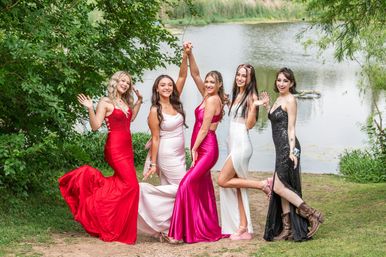 Free Austin Group Photoshoot - Perfect for Bachelorette, Birthday, Reunions & more! image 8