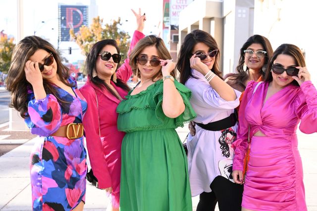 Free Las Vegas Group Photoshoot - Perfect for Bachelorette, Birthday, Reunions & more! image 3