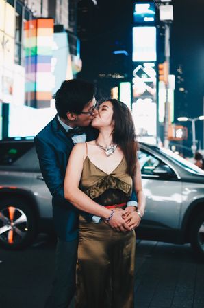 Free New York Group Photoshoot - Perfect for Bachelorette, Birthday, Reunions & more! image 15