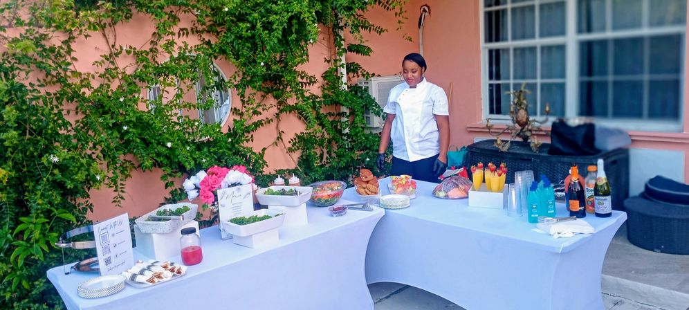 Private Villa Grill-Out: Live Conch & Authentic Bahamian BBQ Feast image 1