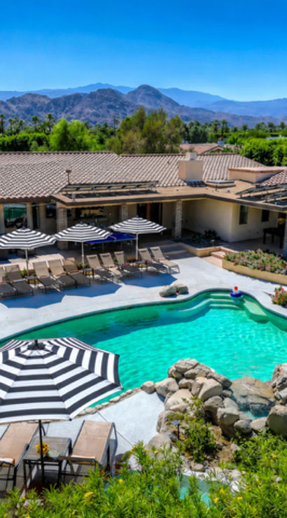 Mountain View Desert Oasis
