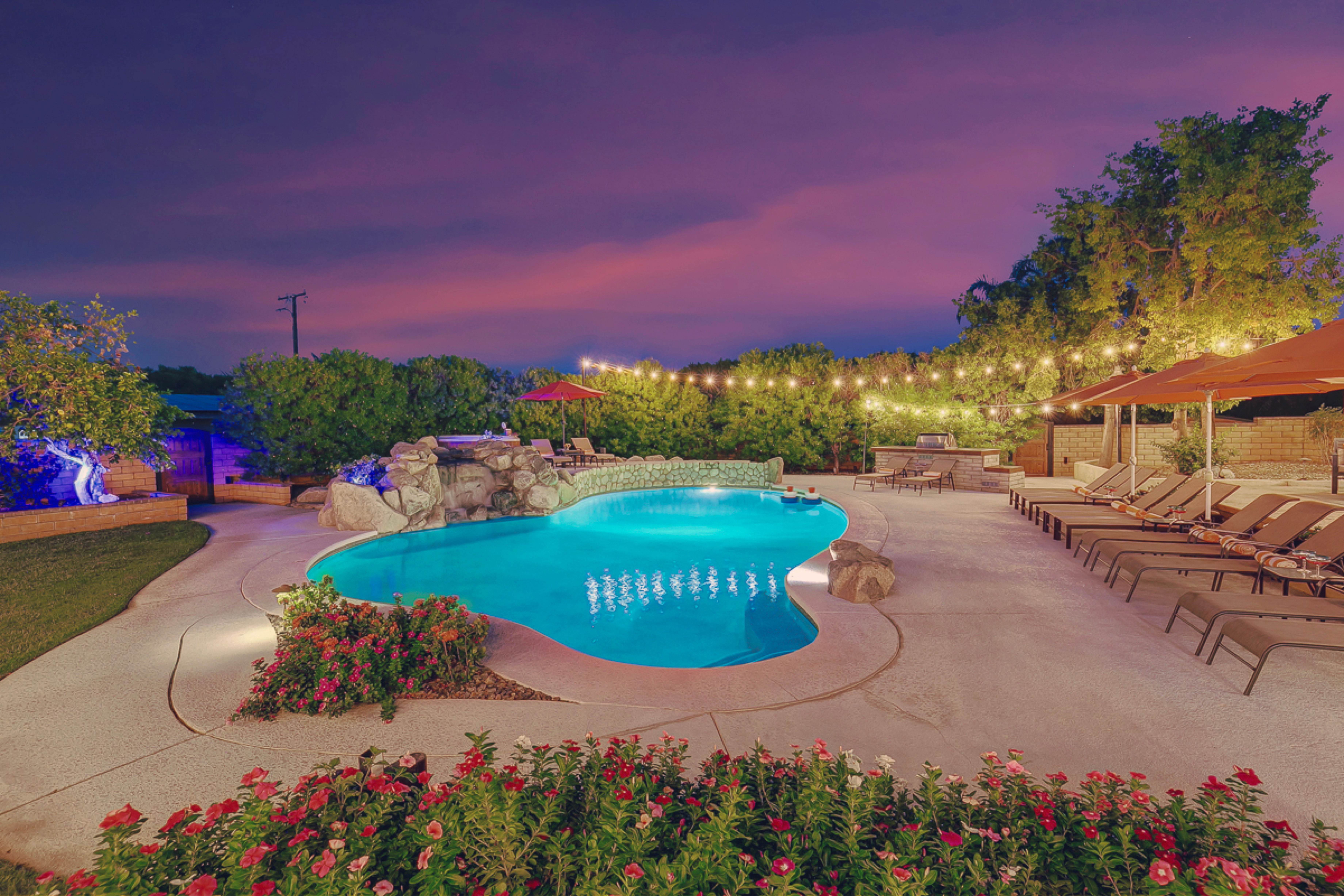 Luxury Desert Oasis + 5BR + Resort Pool and amenities for the Ultimate Bachelorette image 1