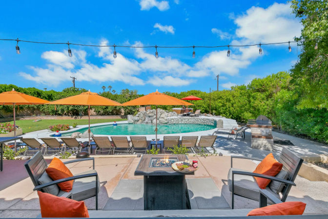 Luxury Desert Oasis + 5BR + Resort Pool and amenities for the Ultimate Bachelorette image 6