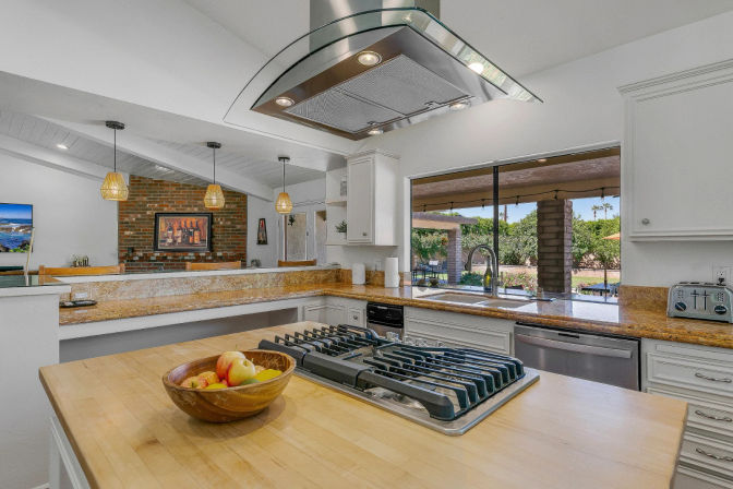 Luxury Desert Oasis + 5BR + Resort Pool and amenities for the Ultimate Bachelorette image 24