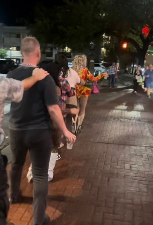 Savannah Drag Queen Bar Crawl: The Ultimate Girls’ Night Out image 27