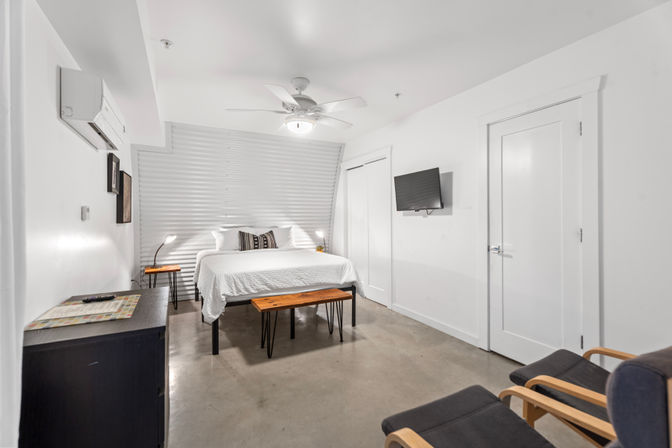 The Moon Bywater: Contemporary Poolside Retreat in Historic Bywater image 40