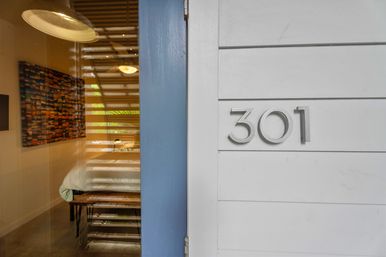 The Moon Bywater: Contemporary Poolside Retreat in Historic Bywater image 33