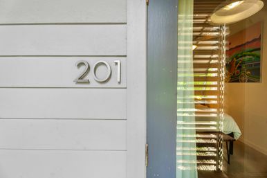 The Moon Bywater: Contemporary Poolside Retreat in Historic Bywater image 23