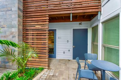 The Moon Bywater: Contemporary Poolside Retreat in Historic Bywater image 32