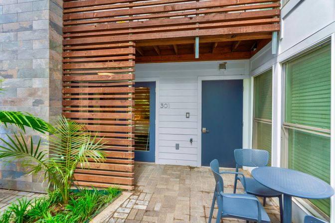 The Moon Bywater: Contemporary Poolside Retreat in Historic Bywater image 32