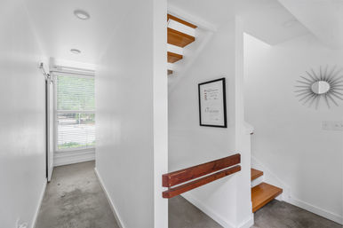 The Moon Bywater: Contemporary Poolside Retreat in Historic Bywater image 8