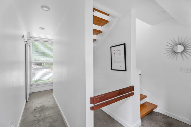The Moon Bywater: Contemporary Poolside Retreat in Historic Bywater image 8