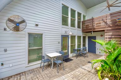 The Moon Bywater: Contemporary Poolside Retreat in Historic Bywater image 29