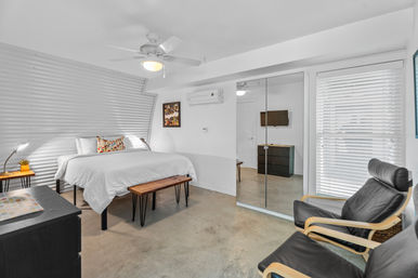 The Moon Bywater: Contemporary Poolside Retreat in Historic Bywater image 15
