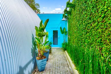 The Moon Bywater: Contemporary Poolside Retreat in Historic Bywater image 68