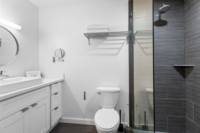 The Moon Bywater: Contemporary Poolside Retreat in Historic Bywater image 39