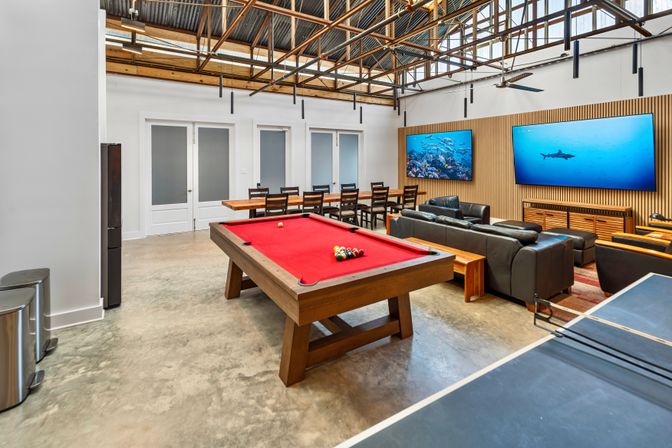 The Moon Bywater: Contemporary Poolside Retreat in Historic Bywater image 5