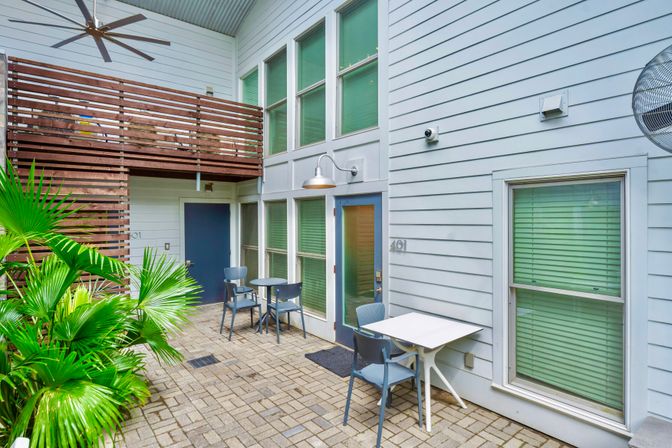 The Moon Bywater: Contemporary Poolside Retreat in Historic Bywater image 34