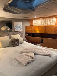 Luxury 62' Yacht Charter I Chicago Lakefront & River Cruises I Up to 12 Guests image 9