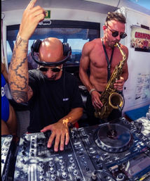 Pearl Party Boat Event Charter image 4