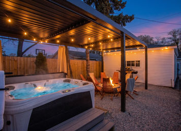 The Jackpot - Sleeps 14, Hot Tub, Cinema, Fire Pit, Game Room, Bar image 1