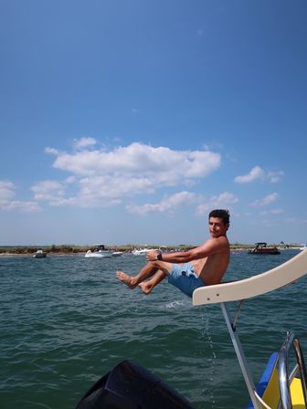 Boat Rental for up to 8 hours with customizable options image 10