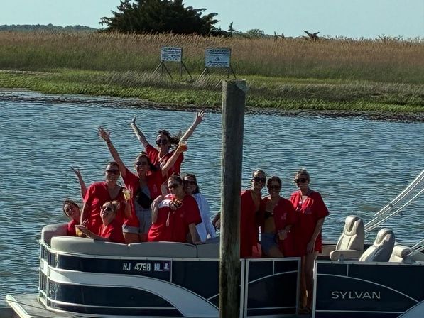 Boat Rental for up to 8 hours with customizable options image 2