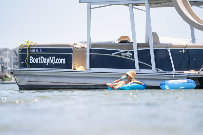 Boat Rental for up to 8 hours with customizable options image 7