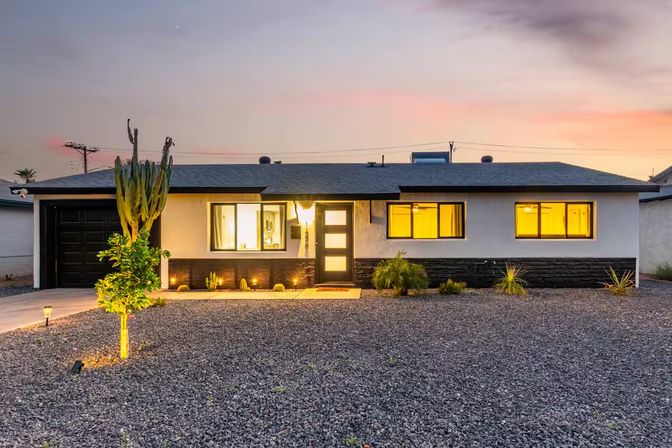 Casa Del Rey: Designer Stay with Private Casita, Pool + Lawn Games image 39