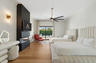 Casa Privada: Minimalist Desert Luxury with Rooftop + Pool + Fire Pit image 34