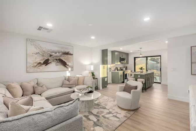 Casa Del Rey: Designer Stay with Private Casita, Pool + Lawn Games image 7