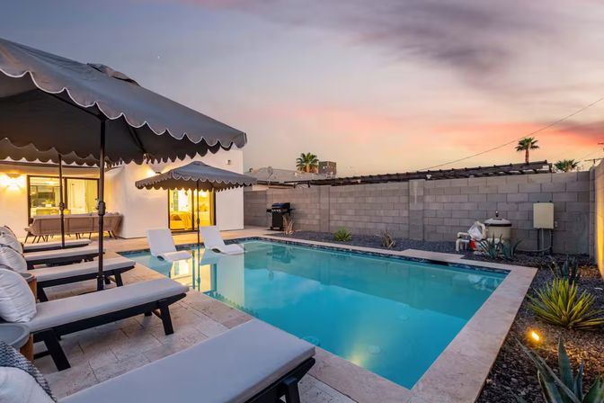 Casa Del Rey: Designer Stay with Private Casita, Pool + Lawn Games image 6