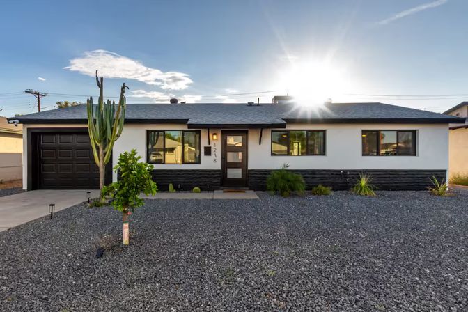 Casa Del Rey: Designer Stay with Private Casita, Pool + Lawn Games image 40