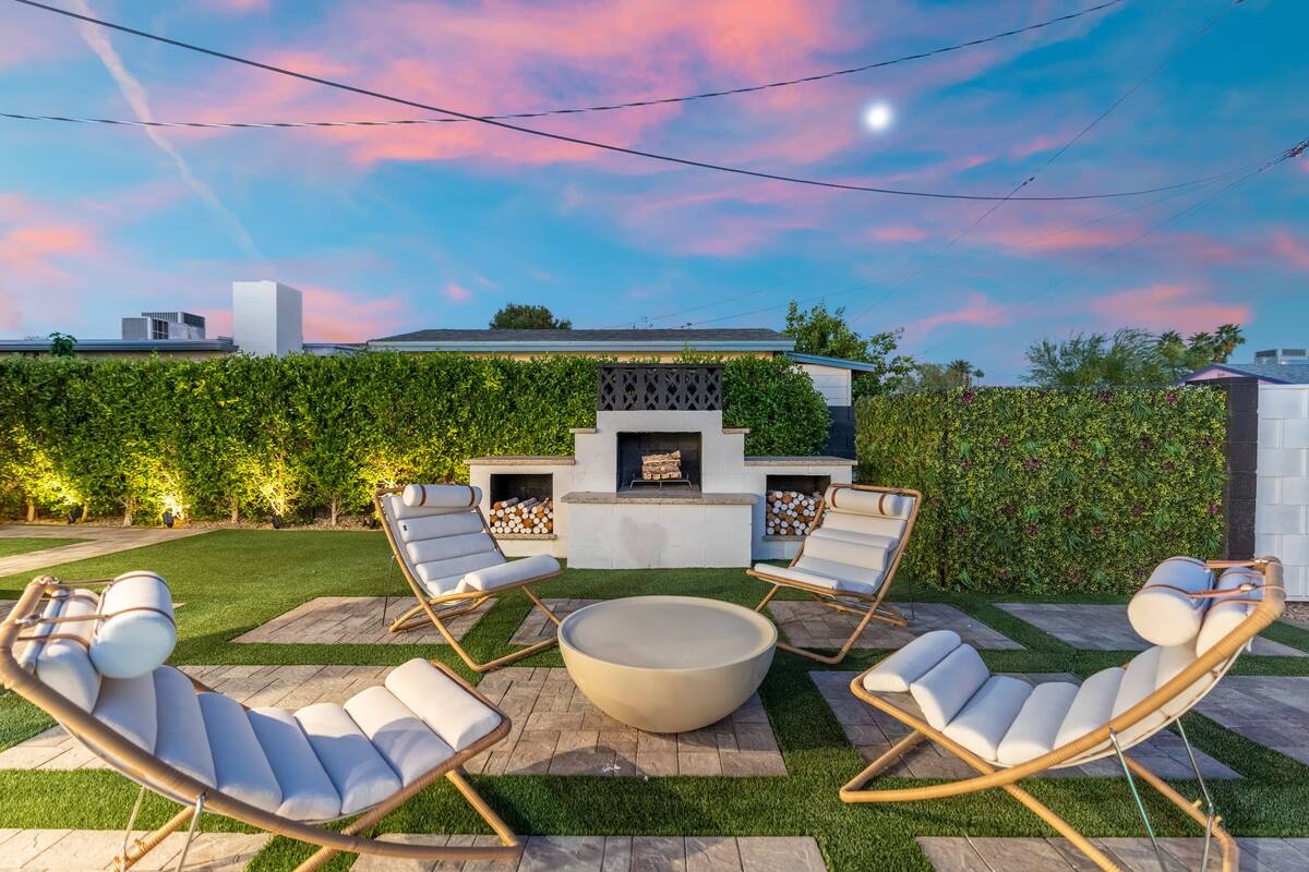 Casa Privada: Minimalist Desert Luxury with Rooftop + Pool + Fire Pit image 3