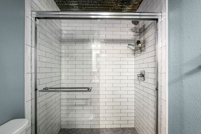 Blue Sky On the Comal - Sleeps 12 - Riverfront image 21