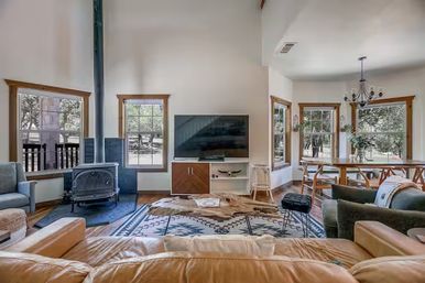 Walker Creek Haus 5 Acre Ranch - Sleeps 10 image 20