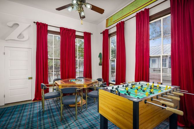 Zink Haus: Downtown New Braunfels Group Rental, Sleeps 16 image 33