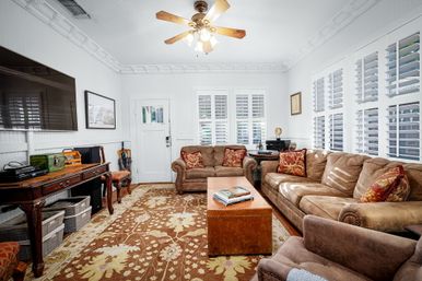 Zink Haus - The Ultimate Downtown NB Stay - Sleeps 16 image 13