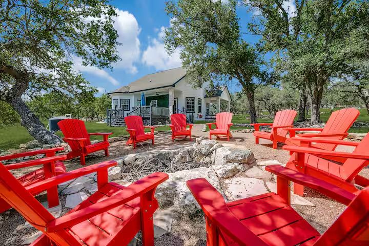 Walker Creek Ranch: 5-Acre Hill Country Stay, Sleeps 10 image 2