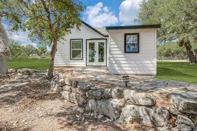 Walker Creek Haus 5 Acre Ranch - Sleeps 10 image 14