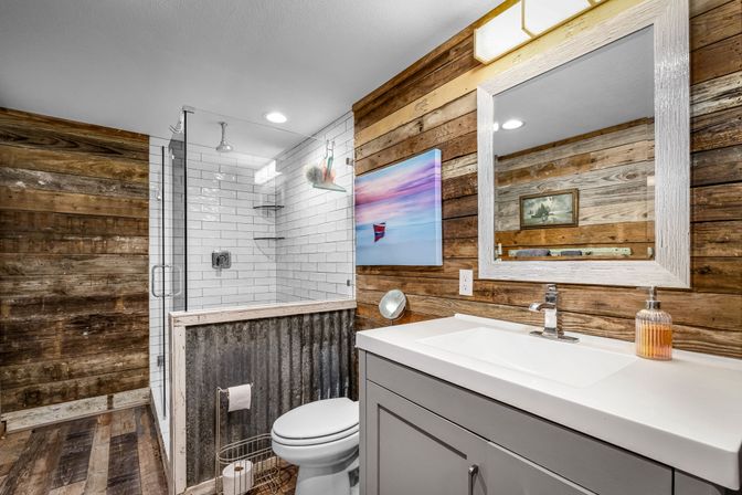 Blue Sky On the Comal - Sleeps 12 - Riverfront image 12