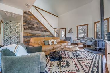 Walker Creek Haus 5 Acre Ranch - Sleeps 10 image 12