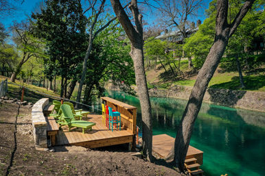 Blue Sky On the Comal - Sleeps 12 - Riverfront image 5