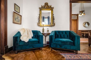 Zink Haus - The Ultimate Downtown NB Stay - Sleeps 16 - New Braunfels, TX image 31