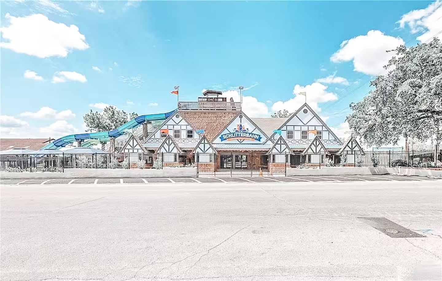 New Braunfels Group Rental: Steps from Schlitterbahn, Sleeps 16 image 4