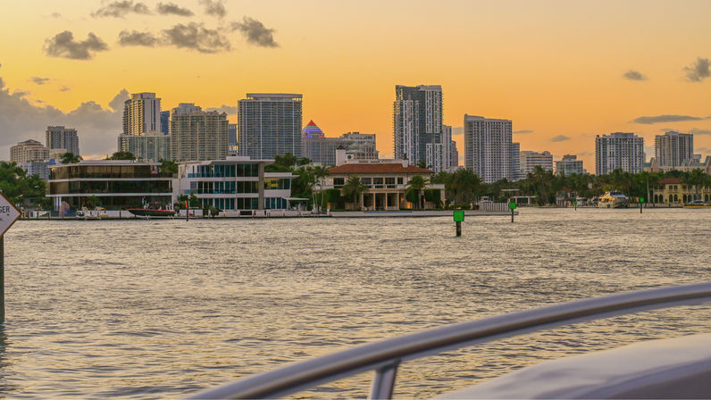 Fort Lauderdale Dinner Cruise & Intracoastal Tour with Sea Rocket image 9